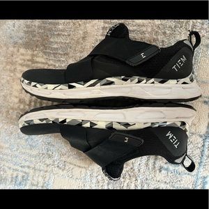 Black TIEM Spin Shoes W8.5 with SPD Clips
